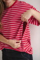 Triko ke kojení Mamahood Red Stripes