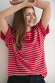 Triko ke kojení Mamahood Red Stripes