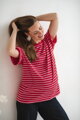 Triko ke kojení Mamahood Red Stripes