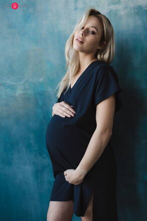 Bambusová kojicí noční košile Moon Navy Blue