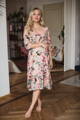 Těhotenské, kojící šaty Lovely Midi Dress Salmon with Flowers
