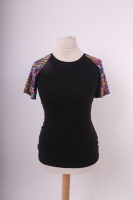 Dámské sportovní funkční tričko, černé + vzor fialové květiny M
